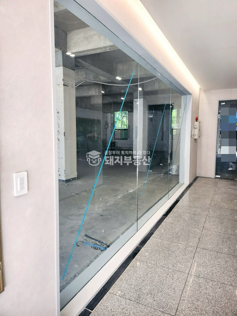 경기 고양일산서구 주엽동 4차선변 학원가 1층상가 51p,무권리,내부깔끔,전면부간판넓음 월세 매물번호 10760 사진 4