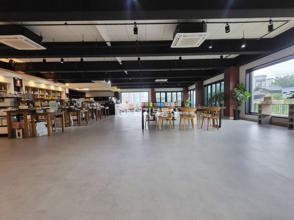 경기 파주시 상지석동 1동 2차선변 잔디테라스 있는 95p 카페 인테리어완 착한권리금 빠른입주 월세 매물번호 10387 사진 15