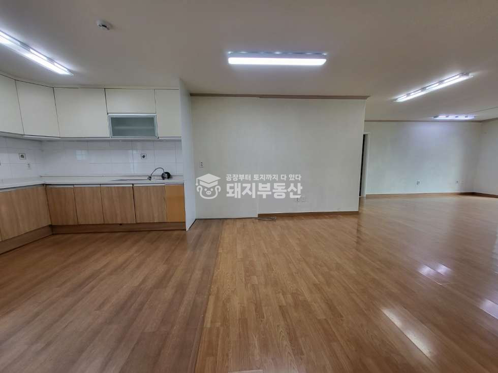 경기 고양일산동구 설문동 가동 채광굿,방3,화2,넓은거실, 도배새로,앞뒤베란다,전세도 가능 월세 매물번호 10718 사진 8