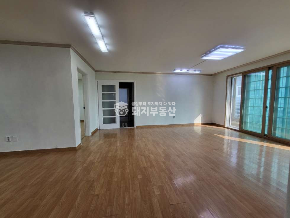 경기 고양일산동구 설문동 가동 채광굿,방3,화2,넓은거실, 도배새로,앞뒤베란다,전세도 가능 월세 매물번호 10718 사진 9