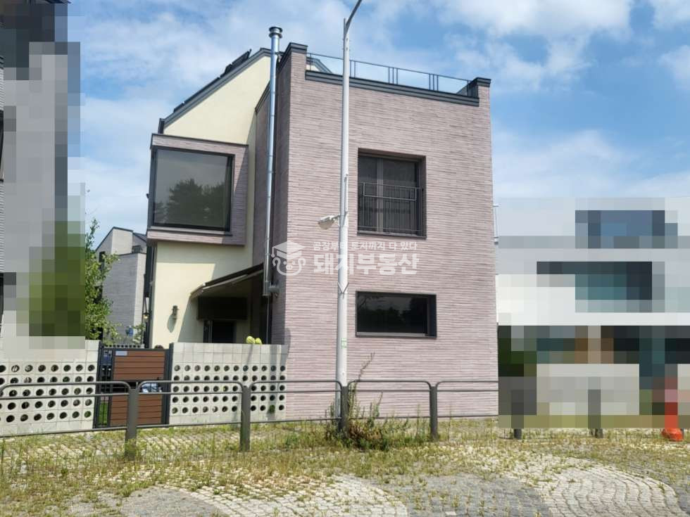 경기 김포시 운양동 B동 신축급 단독주택단지 탁트인 공원뷰 콘크리트구조 활용공간많음 매매 매물번호 10045 사진 1