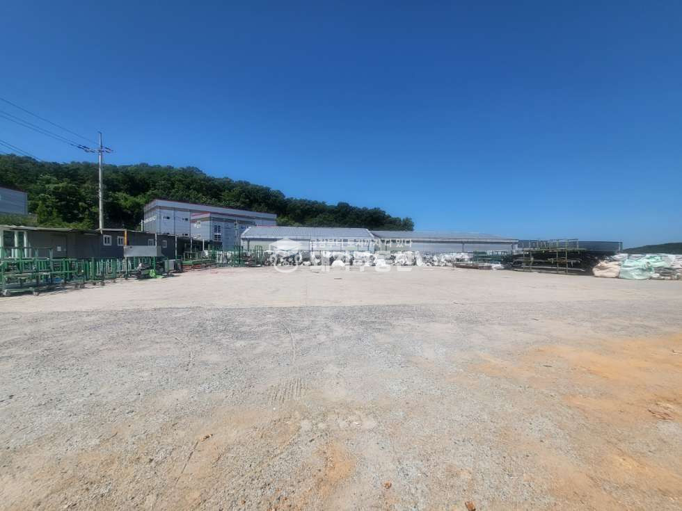 경기 파주시 탄현면 축현리 970동 대형마당,축현리산단내 공장 150p 전기30kw 하수직관 40피트트레일러진입가 매매 매물번호 10851 사진 20