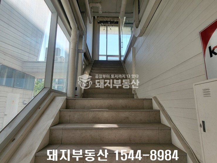 경기 고양일산동구 성석동 2층동 4차선변,2층 57p, 광고효과좋음,설문ic5분,내부인테리어유 월세 매물번호 10764 사진 2